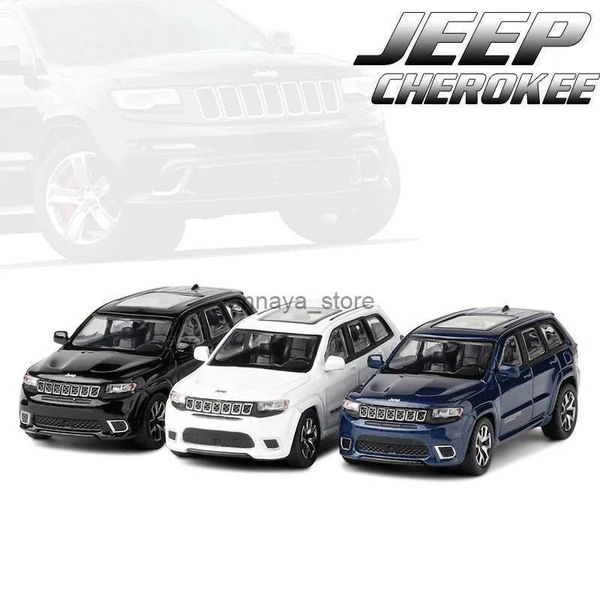 Carros modelo fundido JKM 1/64 Jeep Grand Cherokee Trackhawk Suv Carro modelo fundido carro metal chassi absorção de choque coleção modelo ornamentosL23116