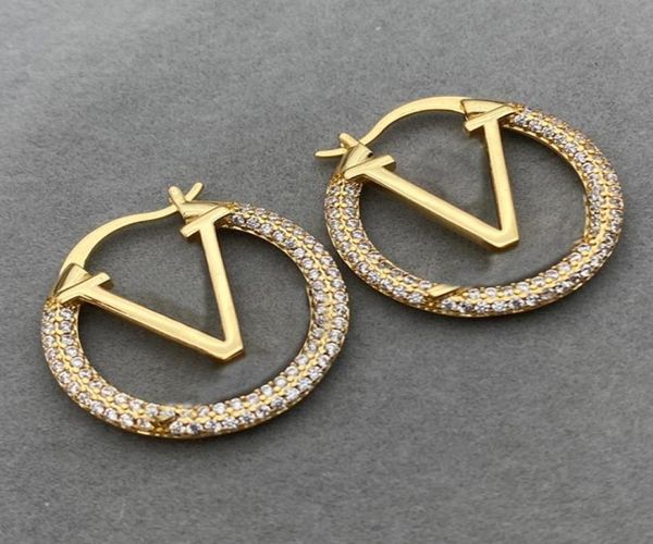 Moda feminina Big Circle V Earrings Designers Brincô de argola para mulheres Brincos de luxuros de alta qualidade Marcas de orelha de ouro 2211313xs3546285