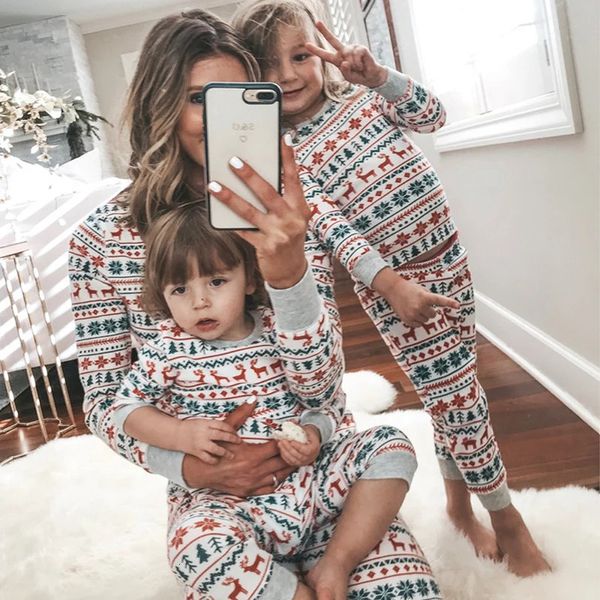 Família combinando roupas casais moda família natal pijamas família olhar roupas mãe crianças ano pai mãe filha filho colthes 231212