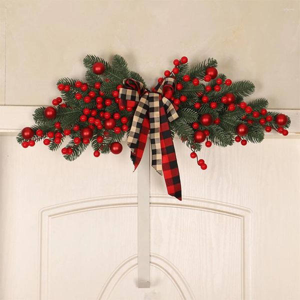 Flores decorativas natal artificial ramo de pinho grinalda com agulhas de arco xadrez pendurado guirlanda bola vermelha para porta da frente casa