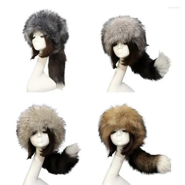 Berretti da donna russi invernali morbidi cappelli con paraorecchie moda cappello piatto rotondo antivento in peluche