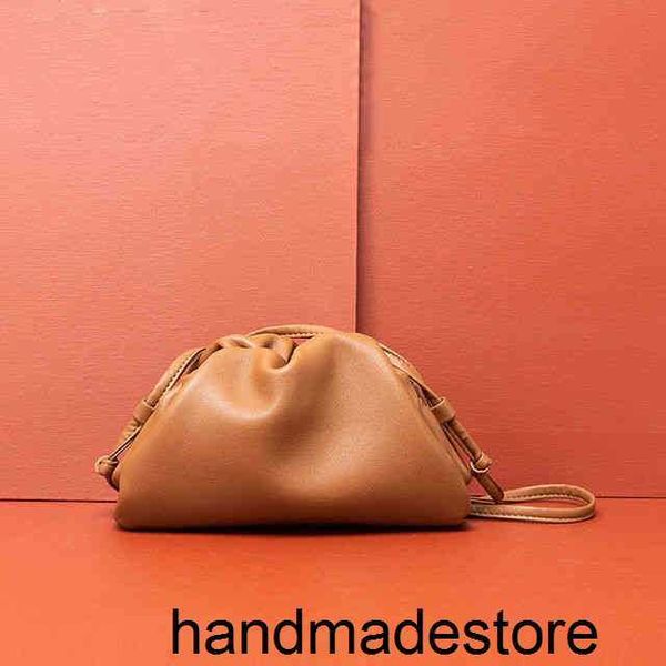 Venetaabottegaa Handtaschen Designerin von Jodie Same Cloud -Tasche französische Minderheit Design Frauen Leder Fold Oblique Span