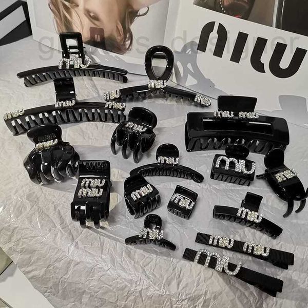 Designer de bandas de cabeça M1um1u Grab clip preto collectionPremium Grande chuveiro de cabeça traseira cheio de letras de diamante High Ponytail R8FF