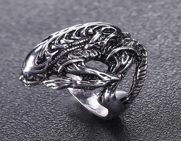 Vendendo AVP Alien Punk Ring Warrior Rings Cool Jewelry Animal Skull Biker para homens e mulheres 8619401