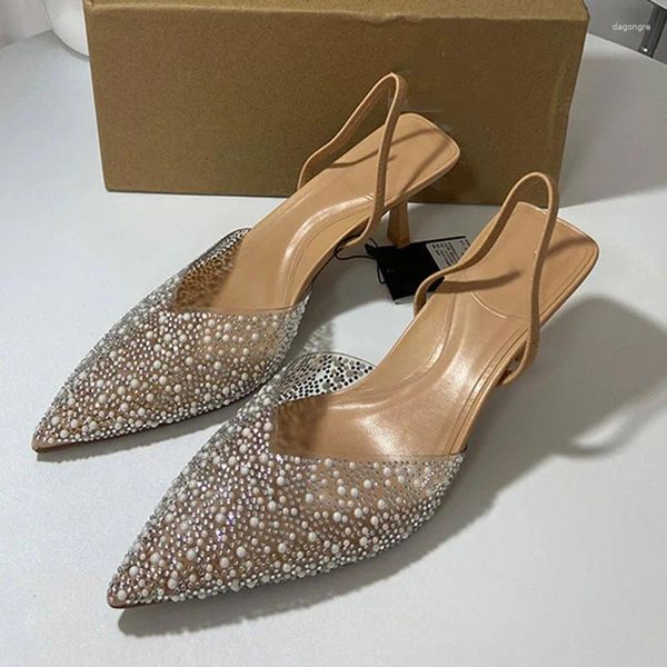 Сандалии 2024, модные летние женские туфли-лодочки на высоком каблуке с кристаллами на низком каблуке, украшенные жемчугом, женские туфли-лодочки телесного цвета с острым носком