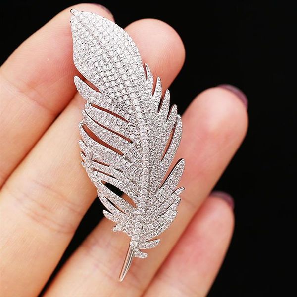 Pins Broschen Weiß Kristall Große Feder Für Frauen Strass Hochzeit Bouquet Schmuck Schöne Pins Geschenk Broche Femme Bijoux De1980