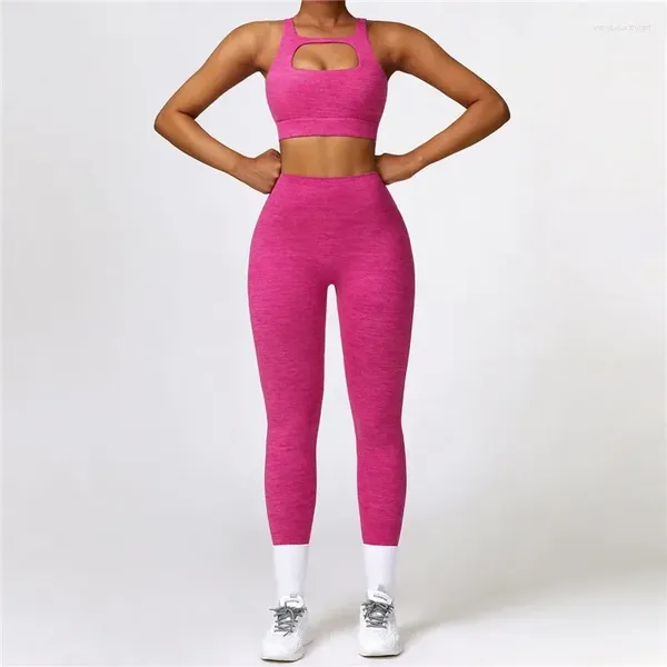 Set attivi Set da yoga spazzolato traspirante ad asciugatura rapida Tuta sportiva attillata per fitness con schiena bellissima da donna