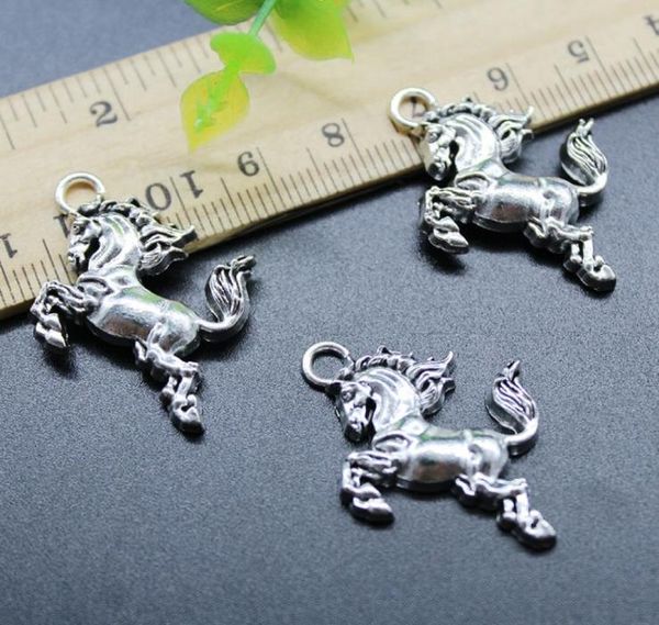 50 pz / lotto cavallo animale lega charms ciondolo creazione di gioielli fai da te retrò antico ciondolo in argento per braccialetto collana portachiavi 2525mm7809276