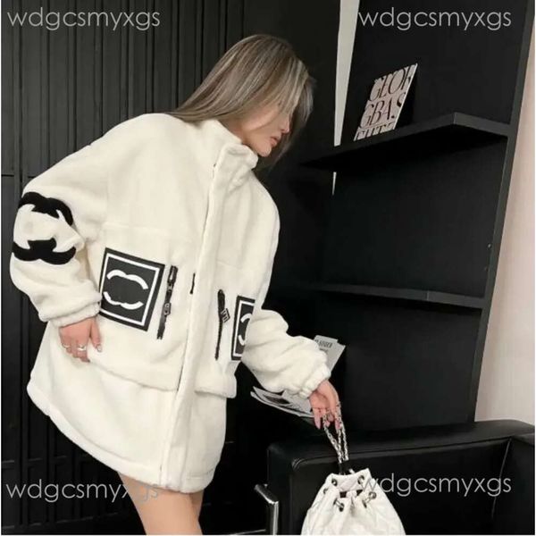 Kadınlar Tasarımcı Sweater Giyim Örgü Karga Yaka Moda Marka Kanalı Kuzu Yün Yastıklı Gevşek Zayıflama Ceket Cardigan 01