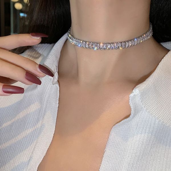 Tênis graduado Venda quente de joias de moda na Coreia do Sul cobre incrustado de zircão luxuoso colar espumante sexy feminino colar de festa 231213