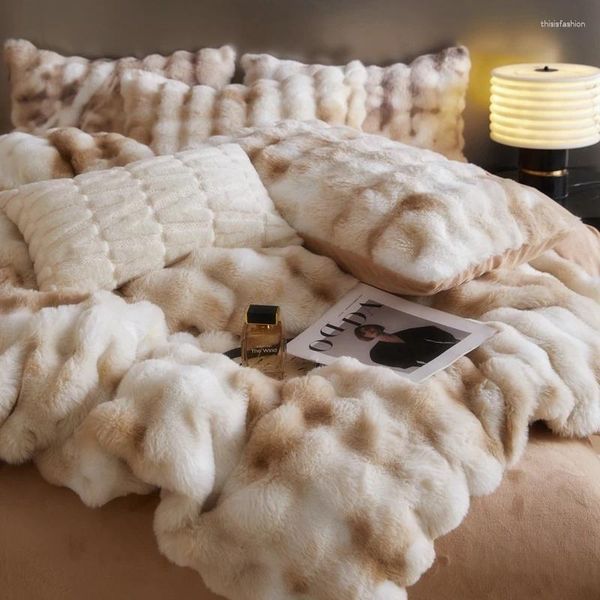 Cobertores uxury gradiente cor de pele fofa de quatro peças de inverno coral de veludo de solo de lençol de vidro de inverno sofá de cobertor