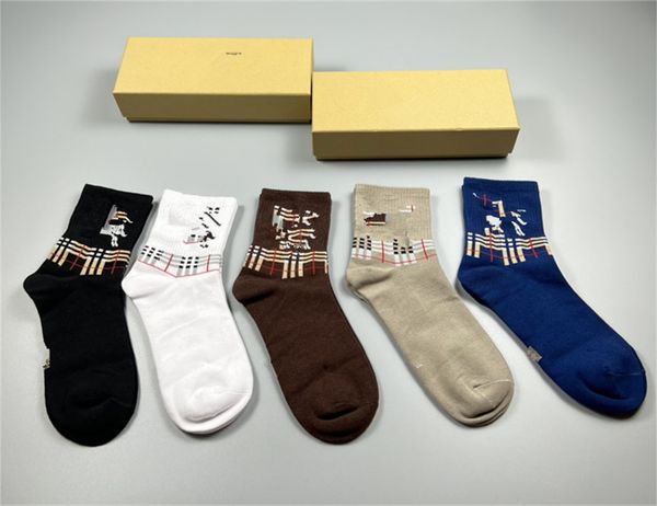 2023 Mehrfarbige Modedesigner-Herrensocken für Damen, hochwertige Baumwolle, vielseitig, klassisch und knöchelatmungsaktiv, gemischte Fußball-Basketball-Socken s2