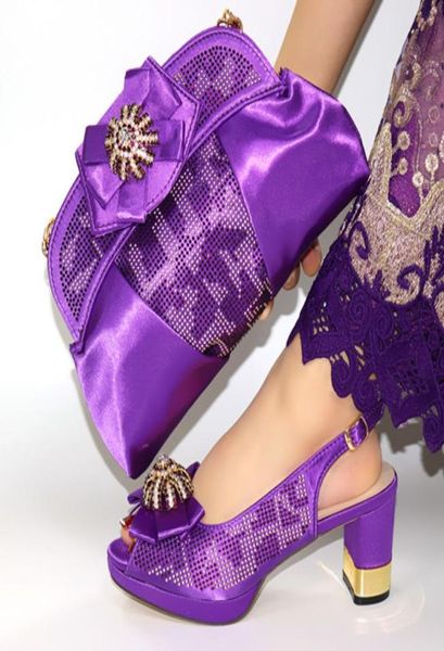 bellissime scarpe italiane viola con borse abbinate Scarpe e borse da donna africane Set per il sandalo estivo del party di balloJN1353992954