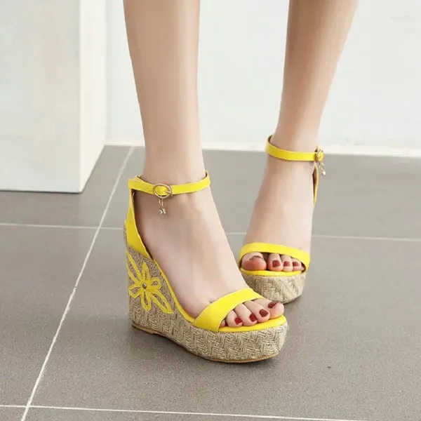 Sandálias QPLYXCO Plus Size 33-46 Verão Amarelo Rosa Mulher Sapatos Weave Plataforma Cunhas Salto Alto Alpercatas Mulheres