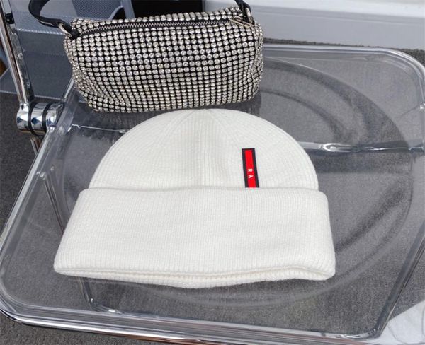 Designer Tec Rec Nylon Beanie per uomo Donna Cappelli invernali a coste in maglia in lattice Logo Berretto da baseball di alta qualità Cappello con teschio5476651