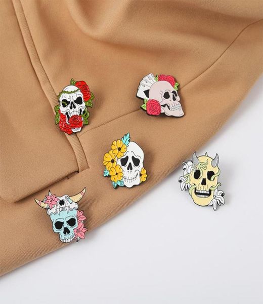 Punk Rose Skull Testa di mucca Spilla Unisex Halloween Fiori Scheletro Collare Spille Lega Smalto Corpetto Distintivi Per Zaino Cappello Maglione7838251