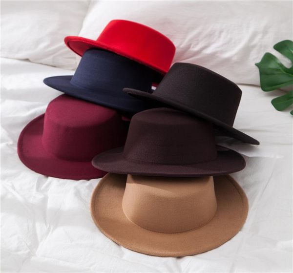 Nuovo classico cappello Fedora in feltro tinta unita per uomo donna misto lana artificiale berretto jazz a tesa larga semplice cappello derby a cilindro piatto6912211
