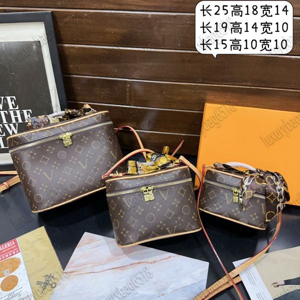 10A Frete grátis Bolsas de designer de luxo GRÁTIS Homens que viajam de bolsa de vaso sanitário feminino Bolsa de lavar bolsas de cosméticas de grande capacidade Bolsa de higiene pessoal M44495