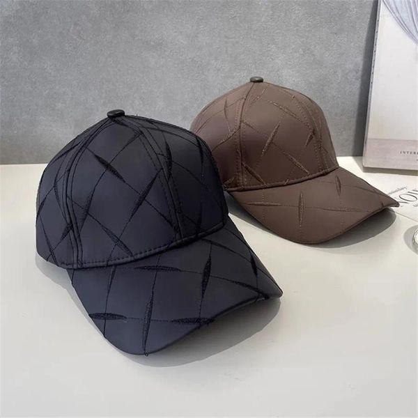 Capsini a sfera 202311-Pinshan chic ins calodo di foglie autunnali Pu Fuce in pelle di strada da baseball Cap da baseball da uomo Donne Leisure Cappello