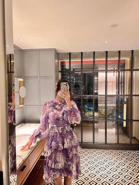 Vestidos casuais 2023 top qualidade designer de luxo roxo floral seda folho plissado assimétrico mini vintage para mulheres