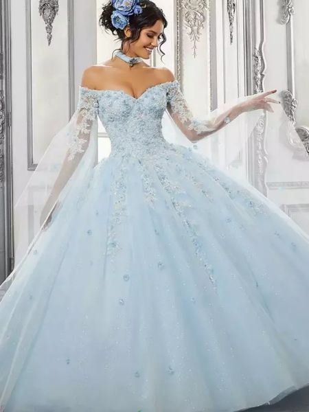 Exquisites himmelblaues Quinceanera kleidet sich von der Schulter mit Spitzen -appliziertem Blumenballkleid Hochzeitskleid für 16 Jahre alt