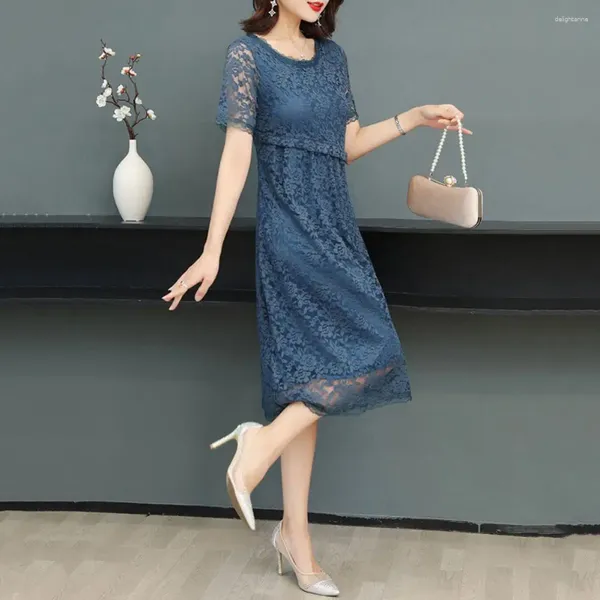 Abiti casual Abito da donna ad alta elasticità Elegante ricamo floreale A-line Midi con dettagli in pizzo scavato Doppi strati per donna