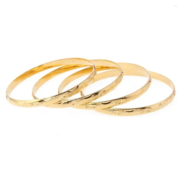 Bileklik 4pcs Moda Kadınlar için Altın Renk Dubai Bangles African Hindistan Takı