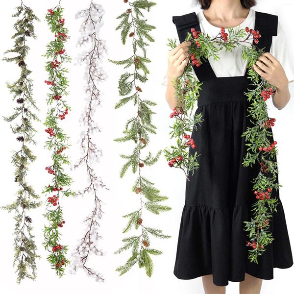 Flores decorativas 1.5m Decoração de Natal Artificial Garland Berry Pinecone Vine Ivy para Navidad Casamento Casa Decoração de jardim Pendurado Rattan