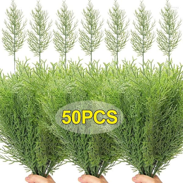 Flores decorativas 10/50 pçs ramos de pinheiro artificial de natal planta falsa folhas verdes árvore de natal ano festa de casamento decoração de casa caixa de presente diy