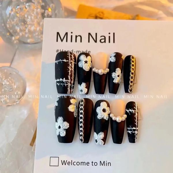 Unghie finte fatte a mano Y2k Press on Nails Stile Hepburn Unghie finte pasquali in bianco e nero con design a copertura totale Punte per unghie acriliche a bara corta 231214