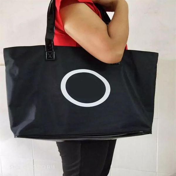 Clássico preto c moda armazenamento bolsa de ombro grande capacidade sacos de compras feminino lazer fardo para senhoras itens favoritos wogue vip 225y