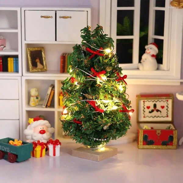 Weihnachtsdekorationen, beleuchteter Baum, Schreibtisch, Mini 1/12, realistische Puppenhaus-Ornamente, zarte Raumdekoration für Partygeschenke, niedliche Feiertage