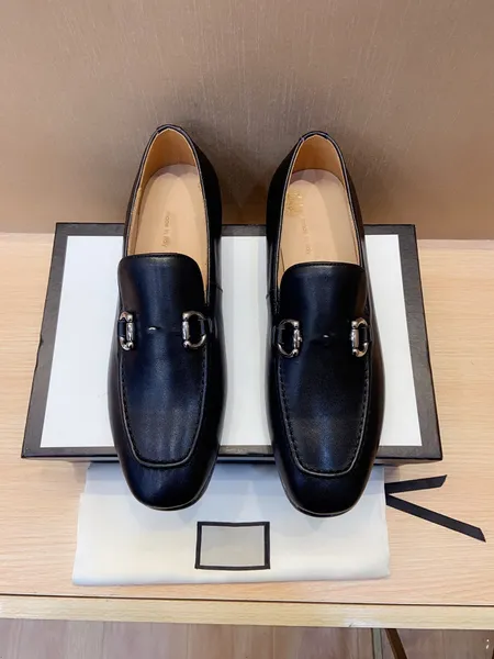 36 Model Klas Erkek Tasarımcı Lüks Elbise Ayakkabı Gerçek İnek Deri Kayma Tam Siyah Kahverengi Brogue Oxfords İş Ofisi Formal Ayakkabı Erkekler İçin