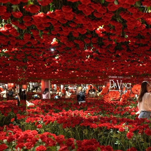 Fiori decorativi Rose artificiali Feste di matrimonio Decorazioni per interni ed esterni fatte a mano fai-da-te sul portico anteriore di un fiore portatile El