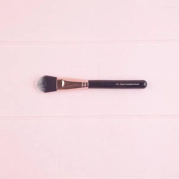 Pincéis de maquiagem Artsecret Cheek Foundation Brush Bt12 Cabelo Sintético Rosa Virola de Ouro Cabo de Madeira Mulheres Beleza Ferramentas Cosméticas