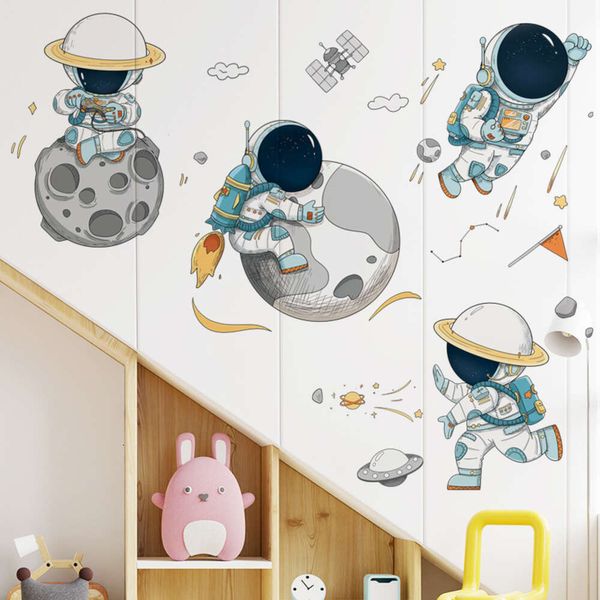 Boy Room Astronauta Cartoon Planet Adesivi murali Spazio esterno Universo Camera dei bambini Adesivi decorativi Decorazione adesivo per camera da letto della scuola materna