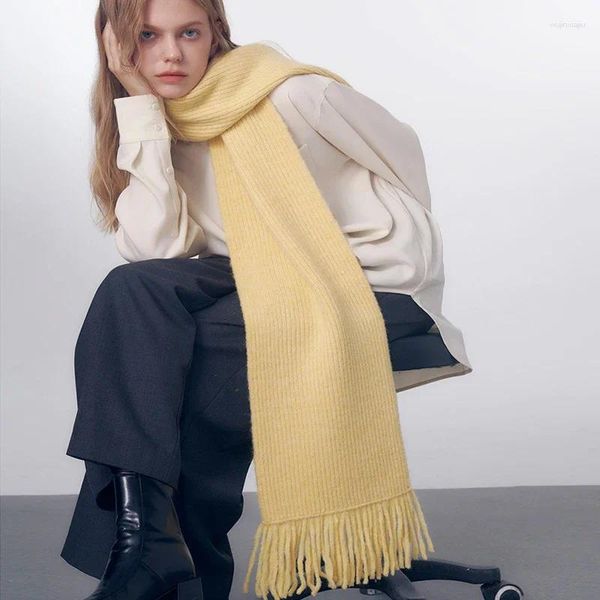 Schals mit fester Farbe gestricktem Schal Winter Wrap Bunte Quasten große warme weiche Schal -Wraps für Frauen 200 24 cm