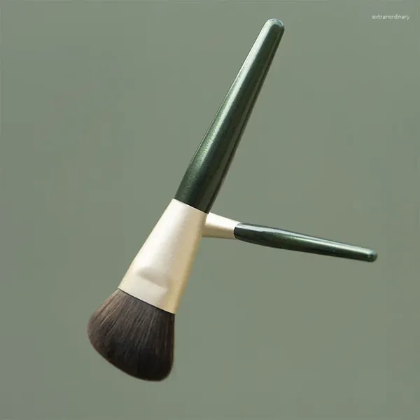 Pincéis de maquiagem delicado verde único pincel base plana base macia e bonita com ferramenta