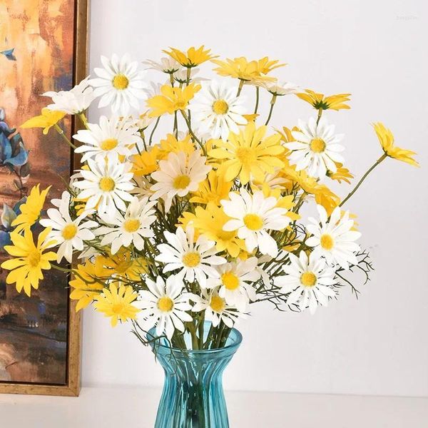 Fiori decorativi 52 cm Margherita bianca artificiale 5 teste camomilla di seta bouquet di fiori finti decorazione di nozze per feste in giardino domestico fai da te