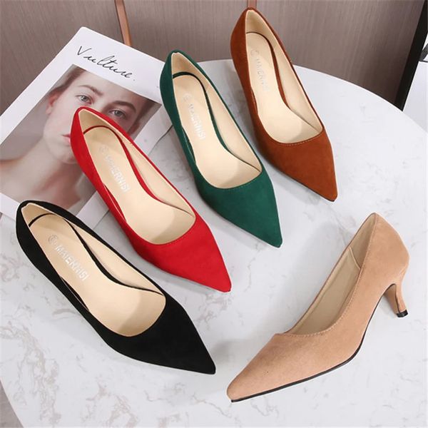 Scarpe eleganti Maogu Décolleté con tacco basso Lady Punta a punta Tacchi gattino Donna Verde floccato Taglie forti 43 44 45 Scarpe rosse Donna Tacchi alti 5 cm 231213