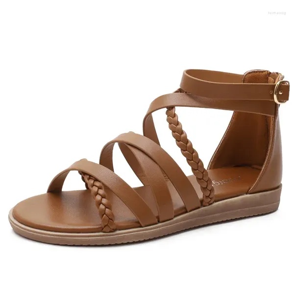 Сандалии, лето 2023, плетеная женская обувь в римском стиле, модная уличная женская обувь на плоской подошве в стиле ретро, повседневная обувь черного и коричневого цвета для девочек, размеры 36–42