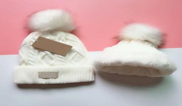 Lüks Kış Bonnet Pırlanta Beanie Erkek Kadın Moda Tasarımcıları Kadın Günlük Örgü Yün Sıcak Gorro Beanies Kafatası Kapakları Açık H7970319