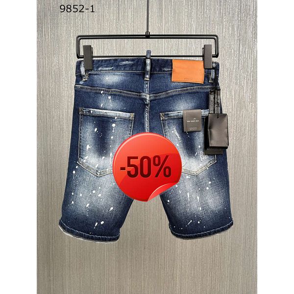 Sconto di Natale 50 di scontoJeans Uomo Pantaloncini Corti Denim per Blu Mezzi Pantaloni Estivi Pantaloni da Uomo con Foro Bottoni in Metallo DSQUAR Skinny Slim Patchy Water Washed Maple Leaf De