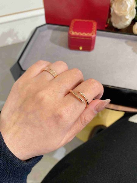 Nova tendência jóias designer anel de luxo fino anel de unhas topo anel de diamante feminino masculino galvanoplastia 18k clássico de alta qualidade rosa caixa de cinto de ouro. Caixa de presente