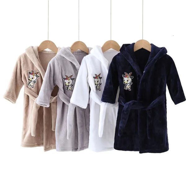 Toalhas Robes Primavera Outono Bebê Crianças Robes Com Capuz Roupão Meninos Meninas Pijamas Animais Dos Desenhos Animados Inverno Meninos Pijamas Roupão Meninas Roupas 231215