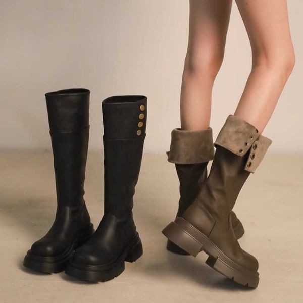 Botas longas para mulheres no novo outono e inverno pequenas botas altas de cavaleiro marrom salto grosso elegante versátil fino