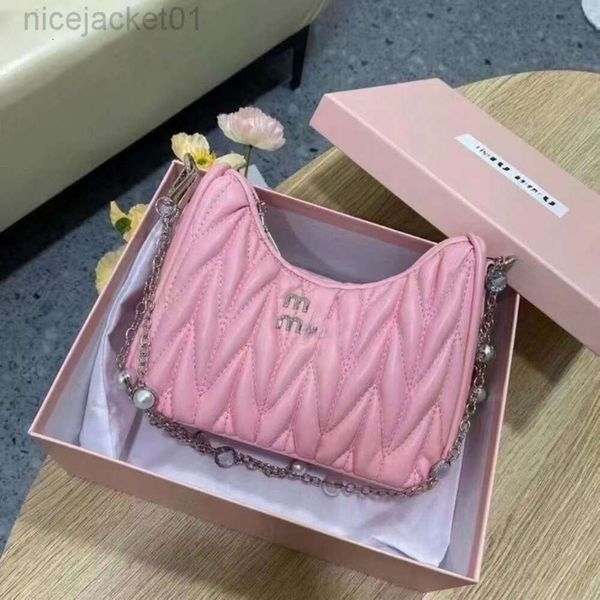 Designer Miui Miui Bolsa Miumius Home Bolsa Plissada para Mulheres Minoritárias Design Bolsa de Axilas com Corrente de Pérola Moda Versátil Bolsa Crossbody de Um Ombro