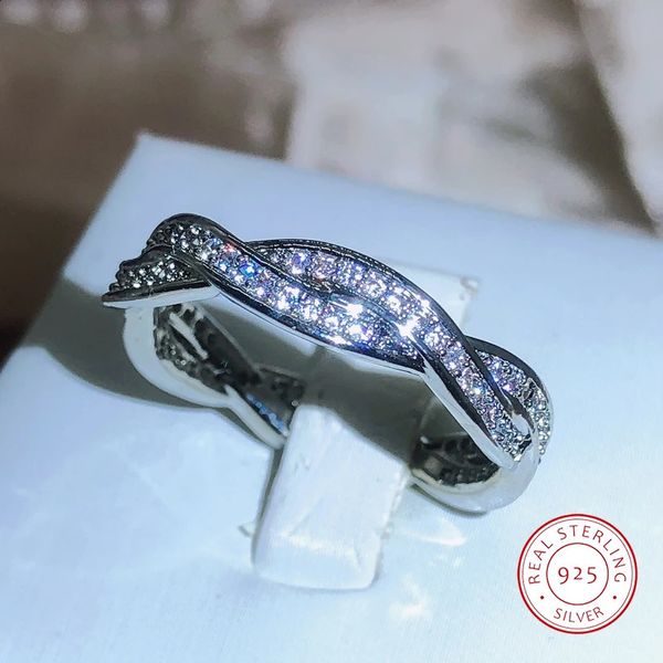 Anéis de casamento criativo torcido entrelaçado anel de zircônia para mulheres 925 selos moda bling festa aniversário jóias presente 231214