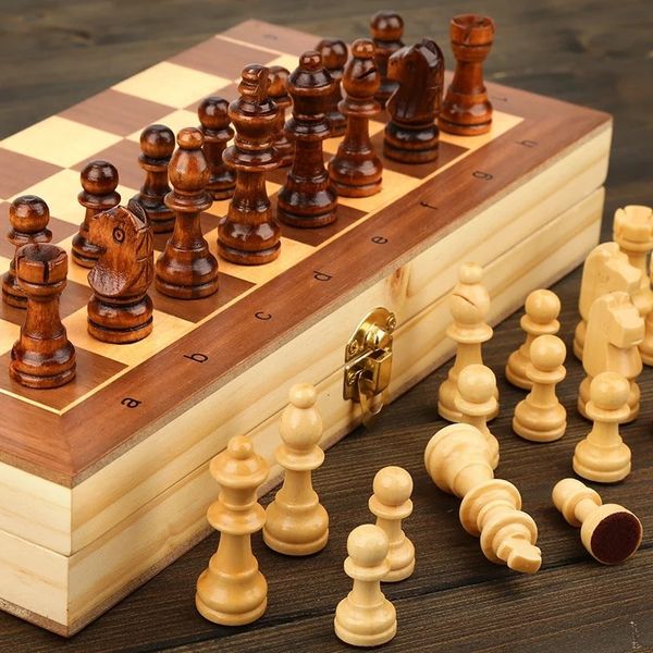 Jogos de xadrez conjunto de madeira dobrável magnético grande placa com 34 peças interior para armazenamento portátil jogo de viagem criança 231215