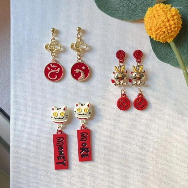 Baumelnde Ohrringe im chinesischen Stil, rote Farbe, Drache für Frauen und Mädchen, das Jahr der Aushöhlung, günstige Wolke, Metall, geometrisch